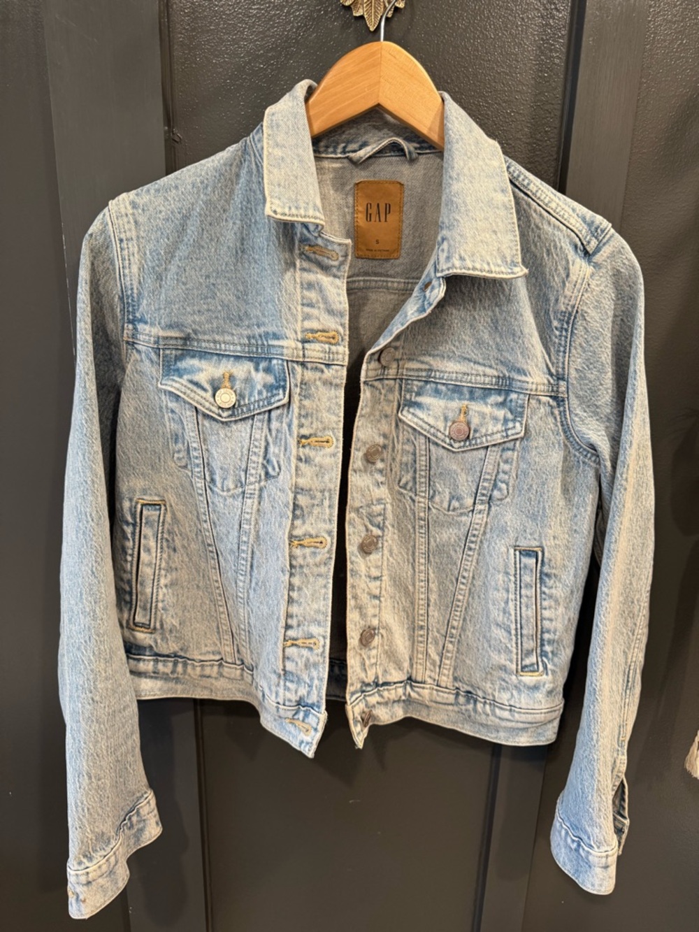 GAP Light Wash Blue Denim Jean Jacket